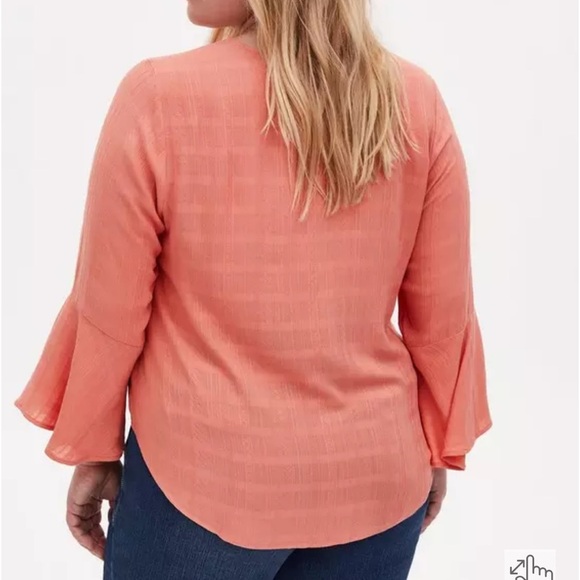 Torrid Coral Crabapple Textured Woven Tie-Front Top Size 00 10, M/L - Picture 2 of 13